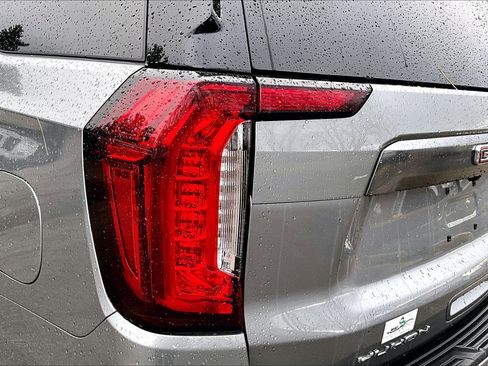 Used 2023 GMC Yukon AT4 w/ LPO, Floor Liner Package image 29