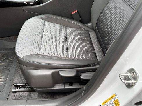 Certified 2025 Chevrolet Trax LT w/ Driver Confidence Package image 17