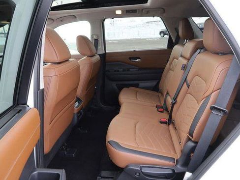 Used 2024 Nissan Pathfinder Platinum w/ Cargo Package image 13