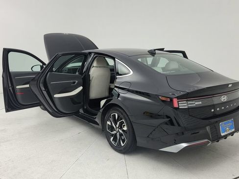 Used 2025 Hyundai Sonata SEL FWD image 11