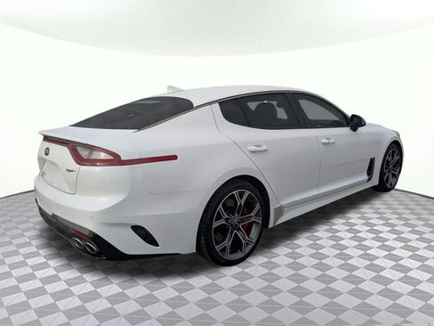 Used 2019 Kia Stinger GT image 3