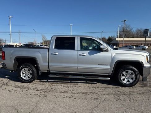 Used 2017 GMC Sierra 1500 SLE w/ SLE Value Package image 4