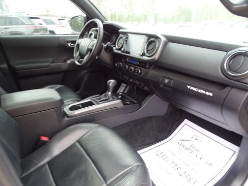 Used 2020 Toyota Tacoma 4x4 Double Cab image 41