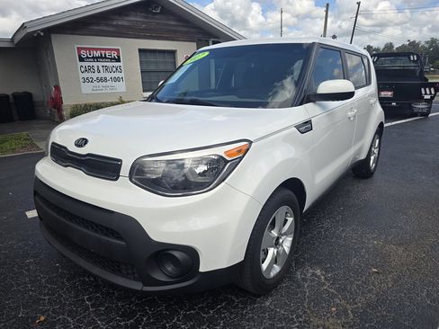 Used 2017 Kia Soul FWD image 1