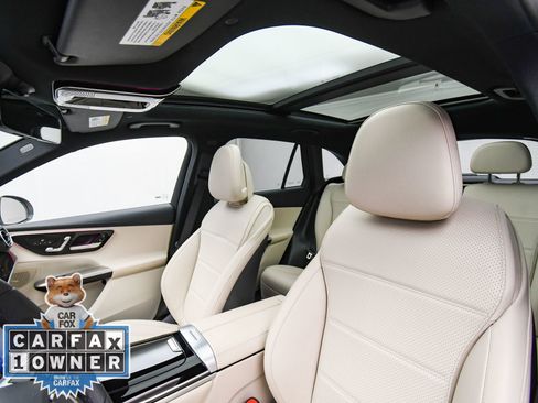 Used 2025 Mercedes-Benz GLC 300 4MATIC image 50