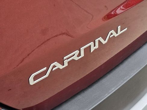 New 2026 Kia Carnival FWD image 8