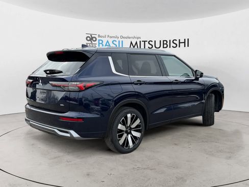 New 2026 Mitsubishi Outlander SEL image 5