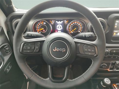 Certified 2023 Jeep Gladiator Sport S image 14