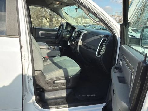 Used 2019 RAM 1500 Classic SLT AWD/4WD image 24