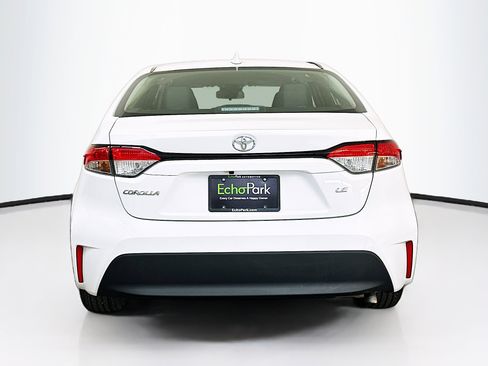 Used 2025 Toyota Corolla LE image 7