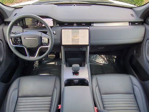 Used 2025 Land Rover Discovery Sport Dynamic SE image 15