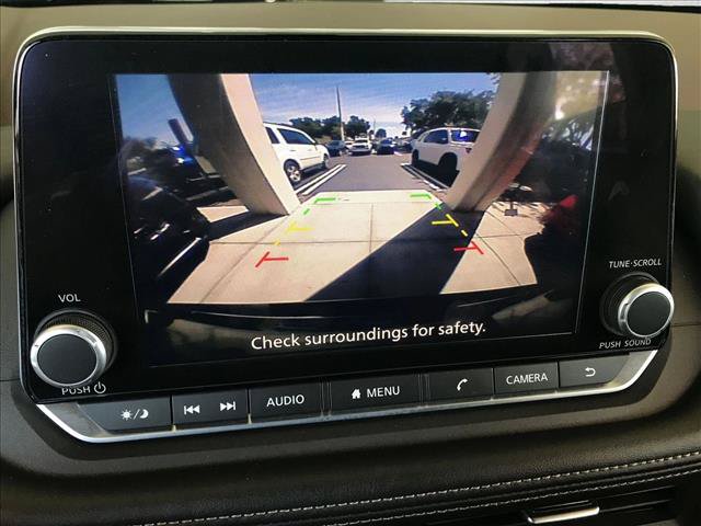 Used 2023 Nissan Rogue S AWD/4WD image 16