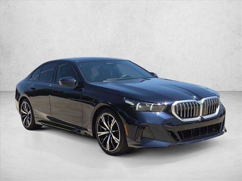 Used 2026 BMW 530i w/ M Sport Package RWD image 3