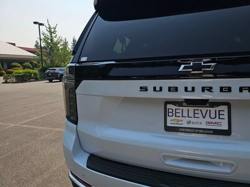 New 2026 Chevrolet Suburban High Country AWD/4WD image 17