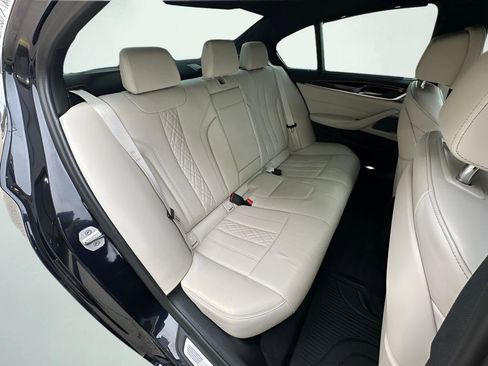 Used 2023 BMW 540i w/ Executive Package image 31