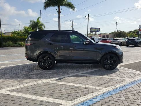 New 2025 Land Rover Discovery Metropolitan Edition image 6