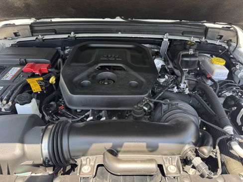 Used 2024 Jeep Wrangler Sport AWD/4WD image 31