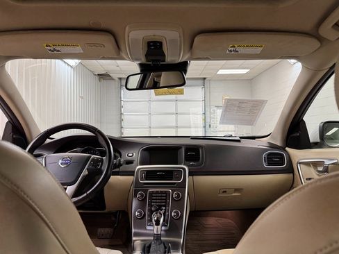 Used 2015 Volvo V60 T5 Premier Plus image 21