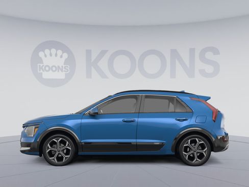 Used 2024 Kia Niro EX Touring FWD image 2