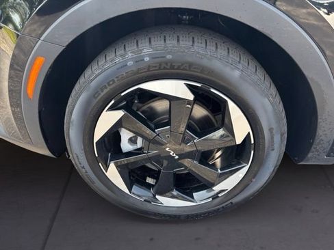 Certified 2025 Kia Sorento EX AWD/4WD image 9