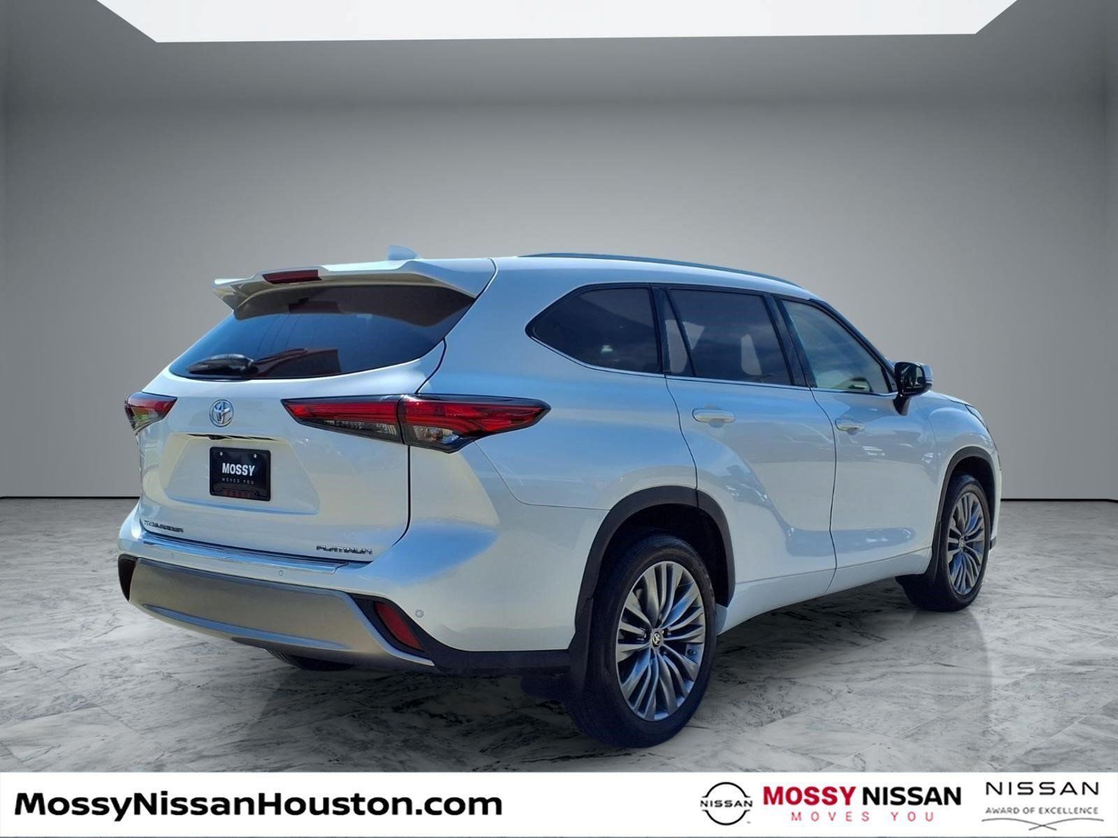 Used 2021 Toyota Highlander Platinum FWD image 7