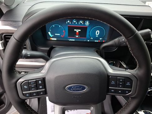 New 2026 Ford F250 Lariat w/ Black Appearance Package image 9