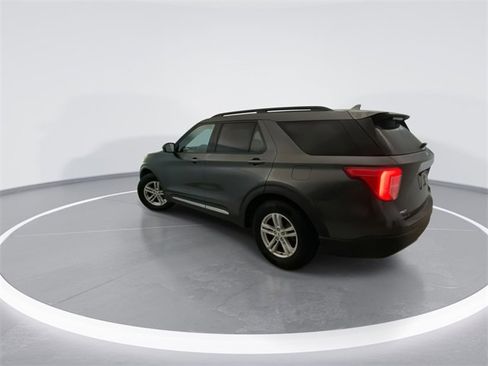 Used 2020 Ford Explorer XLT w/ Equipment Group 202A image 2