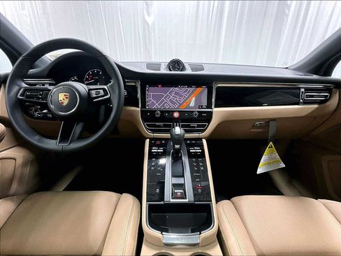 New 2026 Porsche Macan image 14