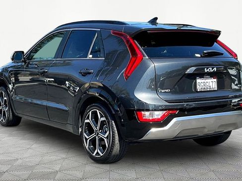 Used 2023 Kia Niro EX Touring image 4