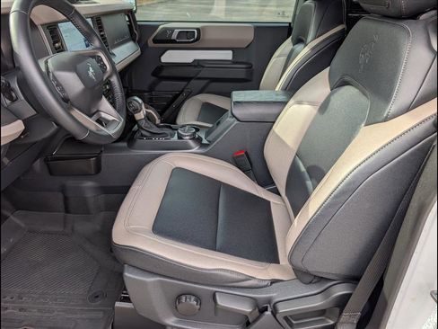 Used 2024 Ford Bronco Big Bend image 9