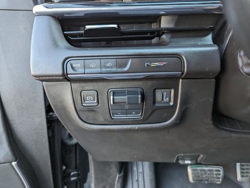Used 2023 Cadillac Escalade V image 18