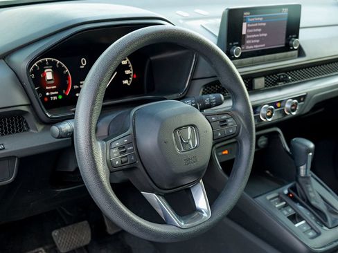 Used 2025 Honda CR-V EX image 18