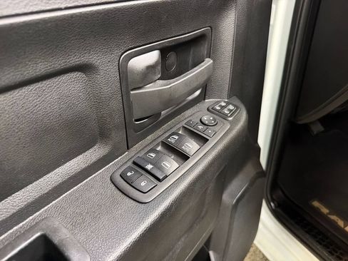 Used 2024 RAM 3500 Tradesman w/ Chrome Appearance Group AWD/4WD image 31
