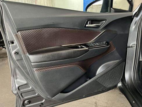 Used 2019 Toyota C-HR Limited FWD image 14