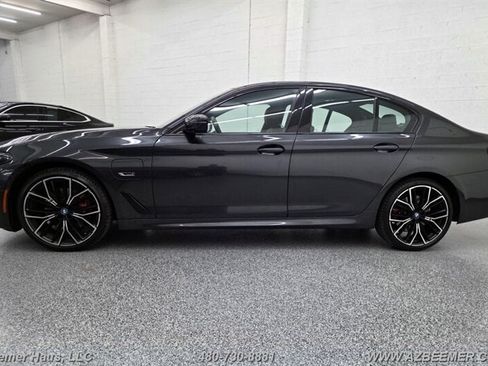 Used 2023 BMW 530e w/ M Sport Package RWD image 5