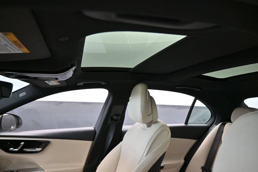 Used 2025 Mercedes-Benz C 300 Sedan image 11