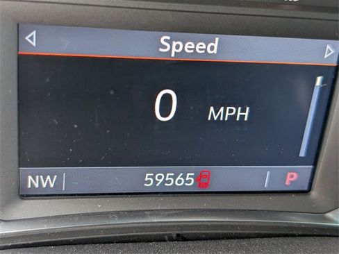 Used 2023 Chevrolet Traverse LT image 13