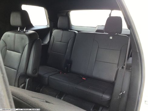 Used 2022 Chevrolet Traverse RS FWD image 10