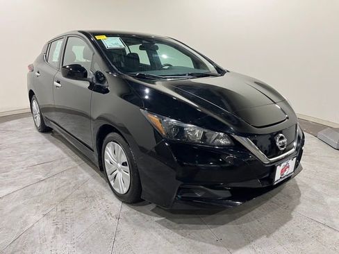 Used 2022 Nissan Leaf S image 2