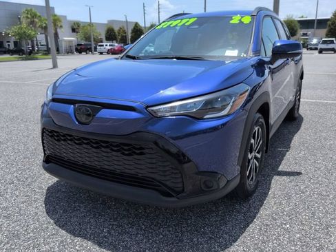 Used 2024 Toyota Corolla Cross AWD Hybrid image 8