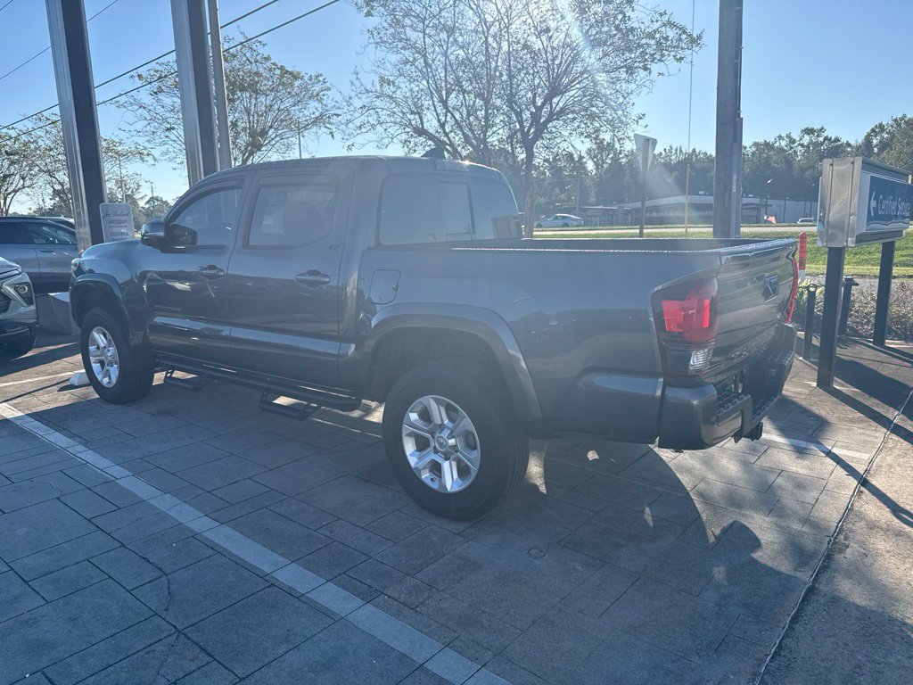 Used 2022 Toyota Tacoma SR5 w/ Technology Package RWD image 4