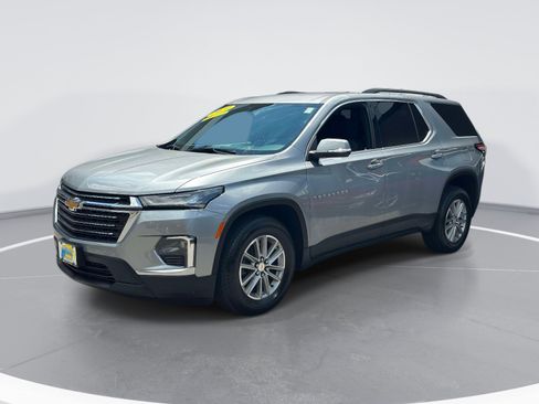 Used 2023 Chevrolet Traverse LT AWD/4WD image 3