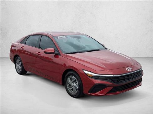 Certified 2026 Hyundai Elantra SE w/ Cargo Package FWD image 3
