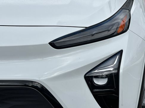 Used 2022 Chevrolet Bolt EUV LT w/ Convenience Package image 49