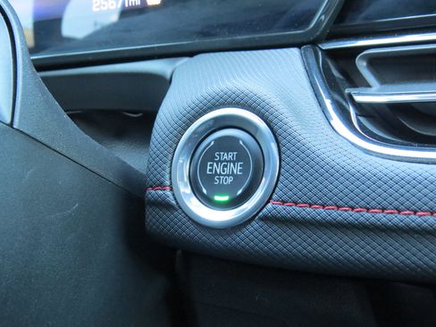 Certified 2025 Chevrolet TrailBlazer RS w/ Convenience Package image 24