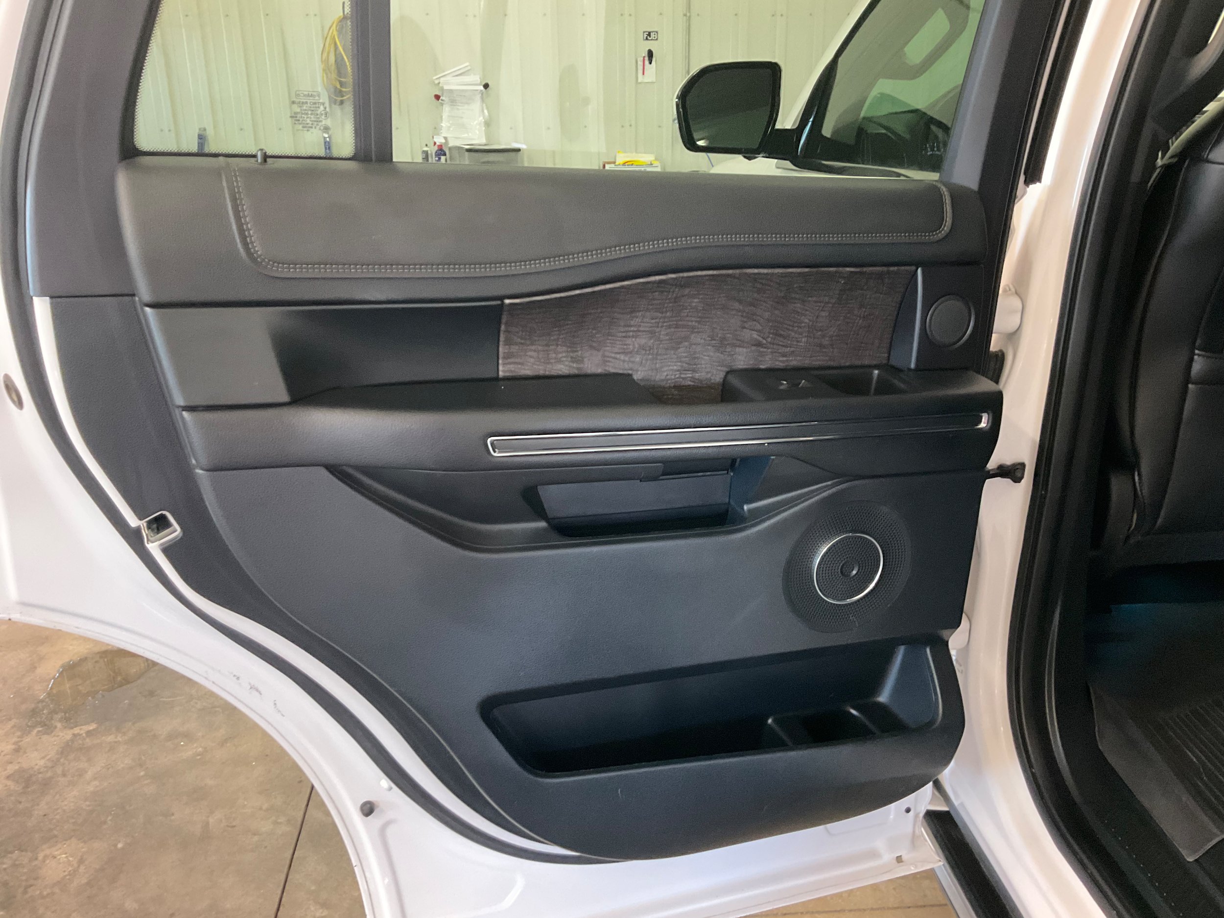 Used 2019 Ford Expedition Limited w/ Special Edition Package AWD/4WD image 18