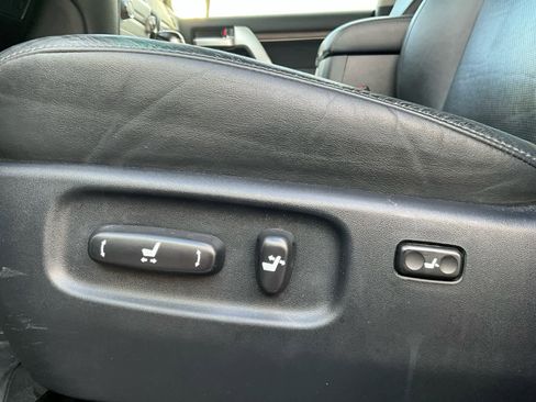 Used 2016 Toyota Land Cruiser image 23