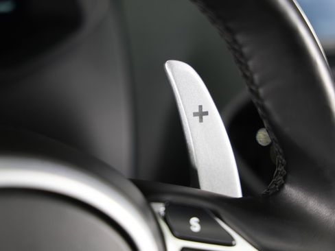 Used 2022 Aston Martin V8 Vantage Roadster image 13