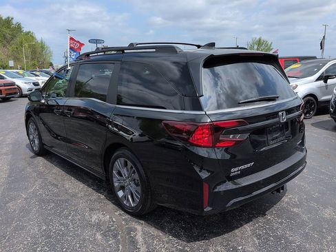 Used 2025 Honda Odyssey Touring image 5