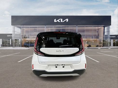 Used 2024 Kia Soul LX w/ Option Group 015 image 7